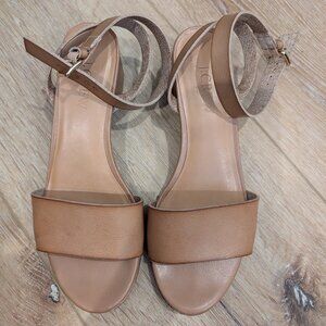 Camel Sandal - Low Heel